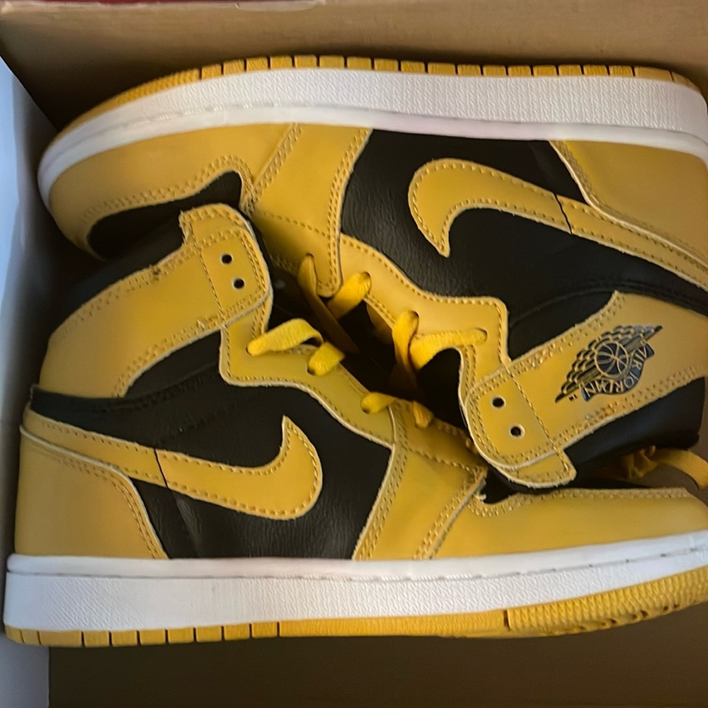 AIR JORDAN 1 RETRO HIGH POLLEN SIZE 6-1/2 YOUTH (8GIRL)